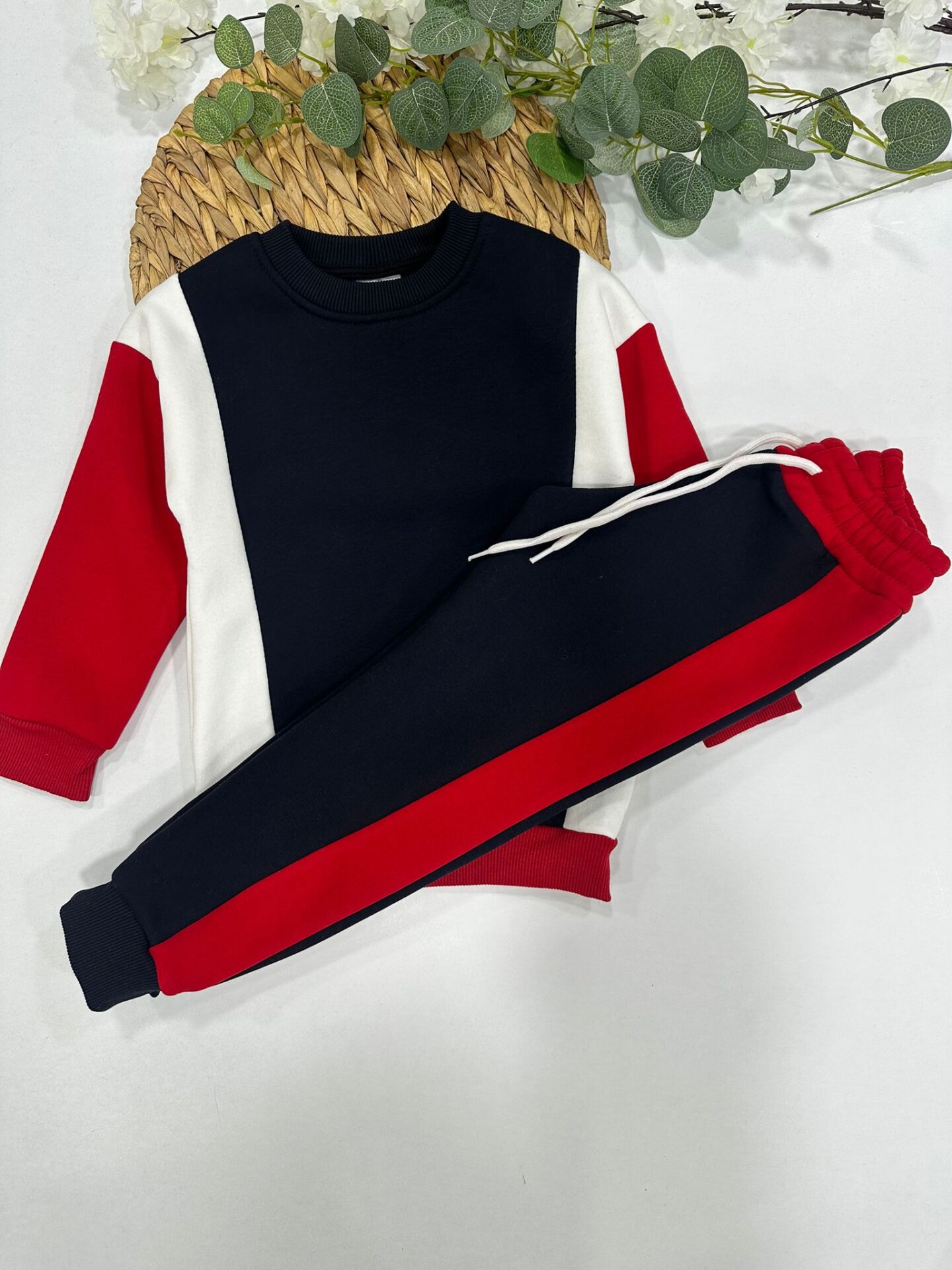 ERKEK ÇOCUK EŞOFMAN TAKIMI