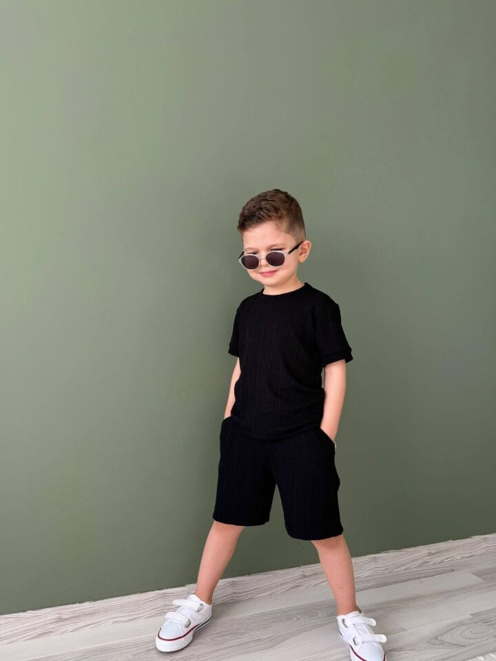ERKEK ÇOCUK DOKULU ŞORTLU TAKIM