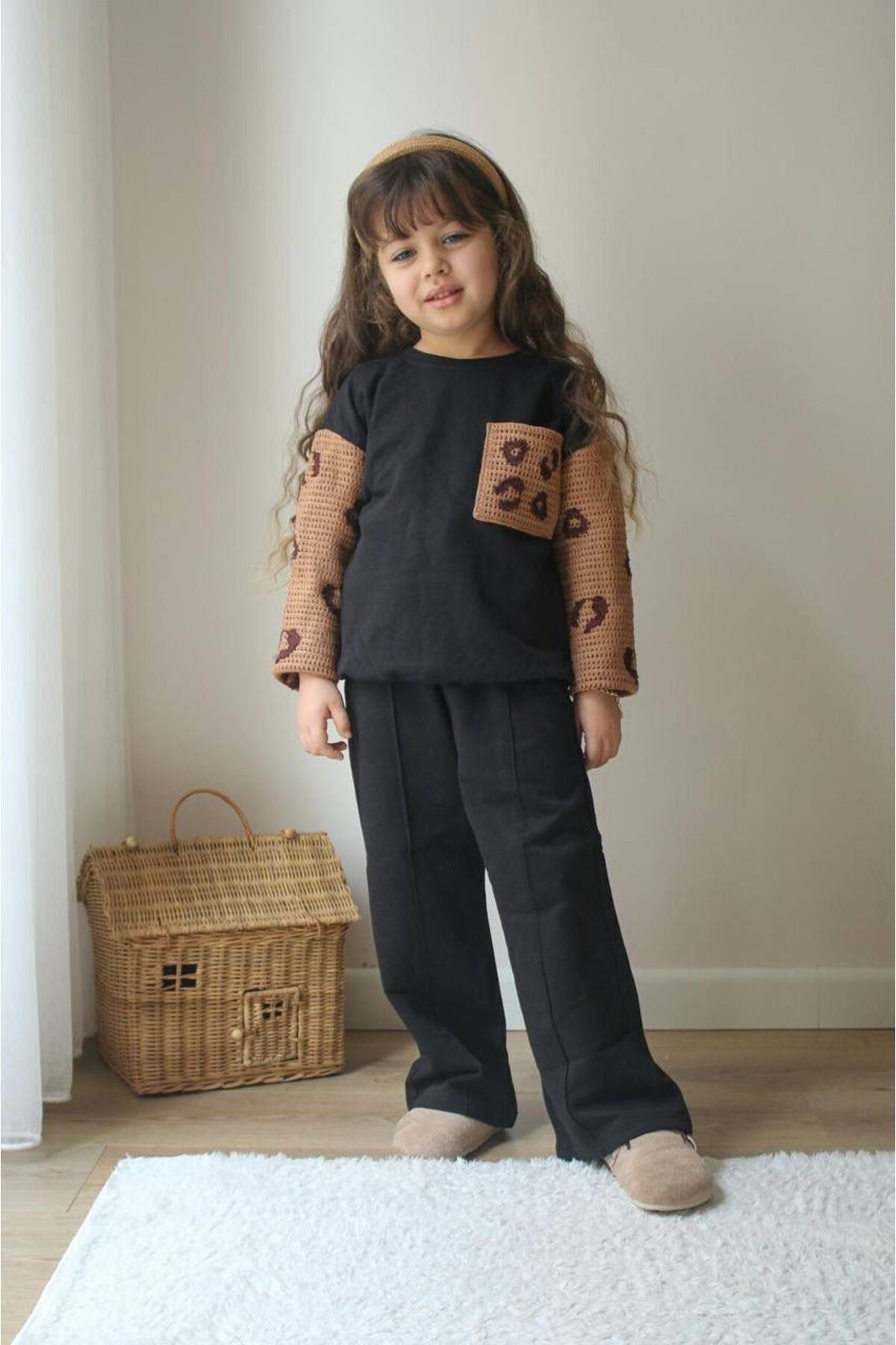 KIZ ÇOCUK ÖRME DETAYLI EŞOFMAN TAKIMI